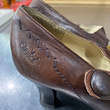 Load image into Gallery viewer, Caprice mary janes 40.5