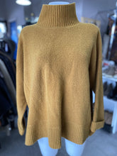 Load image into Gallery viewer, Club Monaco wool blend sweater M