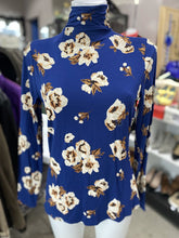 Load image into Gallery viewer, RW&CO long sleeve mock neck M NWT