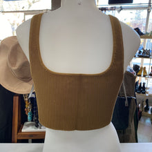 Load image into Gallery viewer, Babaton cropped tank top L