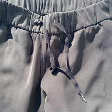 Load image into Gallery viewer, Lululemon pants 8
