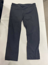 Load image into Gallery viewer, Lululemon crop leggings 8