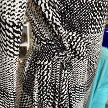 Load image into Gallery viewer, Banana Republic (outlet) Wrap Dress
