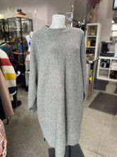 Load image into Gallery viewer, H&M sweater dress NWT XXL