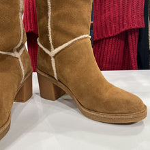 Load image into Gallery viewer, UGG wool lined suede tall boots 6.5
