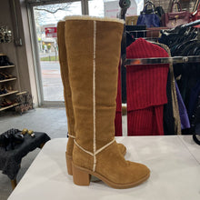Load image into Gallery viewer, UGG wool lined suede tall boots 6.5