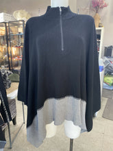 Load image into Gallery viewer, Lululemon On The go Poncho OS NWT