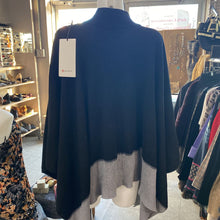 Load image into Gallery viewer, Lululemon On The go Poncho OS NWT