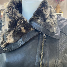 Load image into Gallery viewer, Danier quilted fur trim leather jacket L