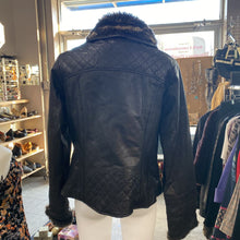 Load image into Gallery viewer, Danier quilted fur trim leather jacket L