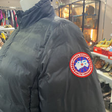 Load image into Gallery viewer, Canada Goose light puffer coat M
