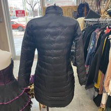 Load image into Gallery viewer, Canada Goose light puffer coat M
