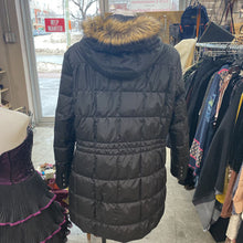 Load image into Gallery viewer, Eddie Beauer down coat XL