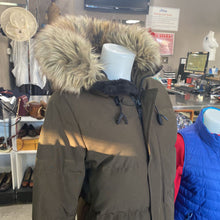 Load image into Gallery viewer, TNA The Powder Parka NWT M