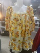 Load image into Gallery viewer, Nicole Miller linen blend top L