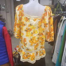 Load image into Gallery viewer, Nicole Miller linen blend top L