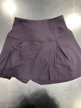 Load image into Gallery viewer, Lululemon print skort 2 Tall