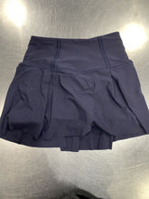 Load image into Gallery viewer, Lululemon print skort 2 Tall