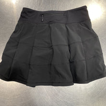 Load image into Gallery viewer, Lululemon print skort 2 Tall