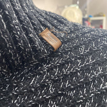 Load image into Gallery viewer, Roots knit poncho O/S