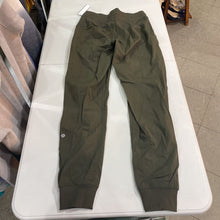 Load image into Gallery viewer, Lululemon Dance Studio Joggers NWT 4