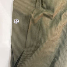 Load image into Gallery viewer, Lululemon Dance Studio Joggers NWT 4