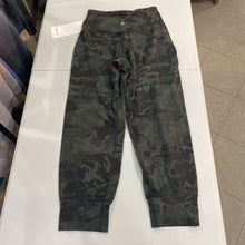 Load image into Gallery viewer, Lululemon Align Jogger Crop NWT 4