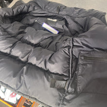 Load image into Gallery viewer, The North Face 1996 Retro Nuptse Jacket S