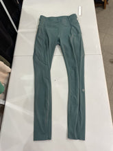 Load image into Gallery viewer, Lululemon leggings 4
