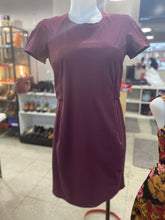 Load image into Gallery viewer, Lululemon dress 6