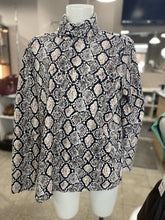 Load image into Gallery viewer, Joe Fresh snake print turtleneck 1X
