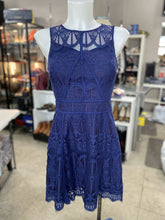 Load image into Gallery viewer, Adelyn Rae lace dress XS