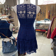 Load image into Gallery viewer, Adelyn Rae lace dress XS