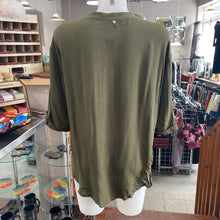 Load image into Gallery viewer, Guess tie waist top M