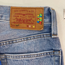 Load image into Gallery viewer, Levis x Super Mario straight leg jeans 24