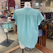 Load image into Gallery viewer, Banana Republic (outlet) sleeveless top L