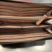 Load image into Gallery viewer, Kate Spade Saffiano leather full zip wallet