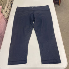 Load image into Gallery viewer, Lululemon capri leggings 12