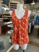 Load image into Gallery viewer, The North Face tank top M