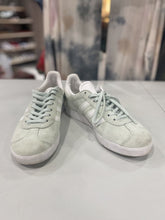 Load image into Gallery viewer, Adidas suede Gazelles 5