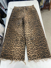 Load image into Gallery viewer, Zara wide leg ankle jeans 6