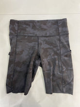 Load image into Gallery viewer, Lululemon shorts 10