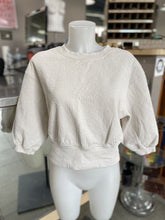 Load image into Gallery viewer, Lululemon quilted puff sleeve top 6