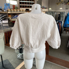 Load image into Gallery viewer, Lululemon quilted puff sleeve top 6