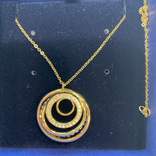 Load image into Gallery viewer, Swarovski Dynamic pendant on chain