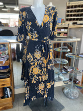 Load image into Gallery viewer, Zara wrap dress S