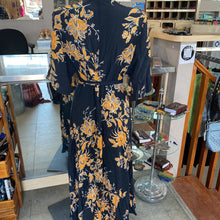 Load image into Gallery viewer, Zara wrap dress S