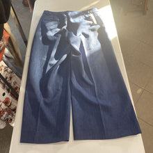 Load image into Gallery viewer, Banana Republic blake cropped pants 8