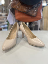 Load image into Gallery viewer, Chamby leather heels 39