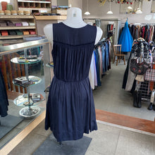 Load image into Gallery viewer, Banana Republic silky dress 8